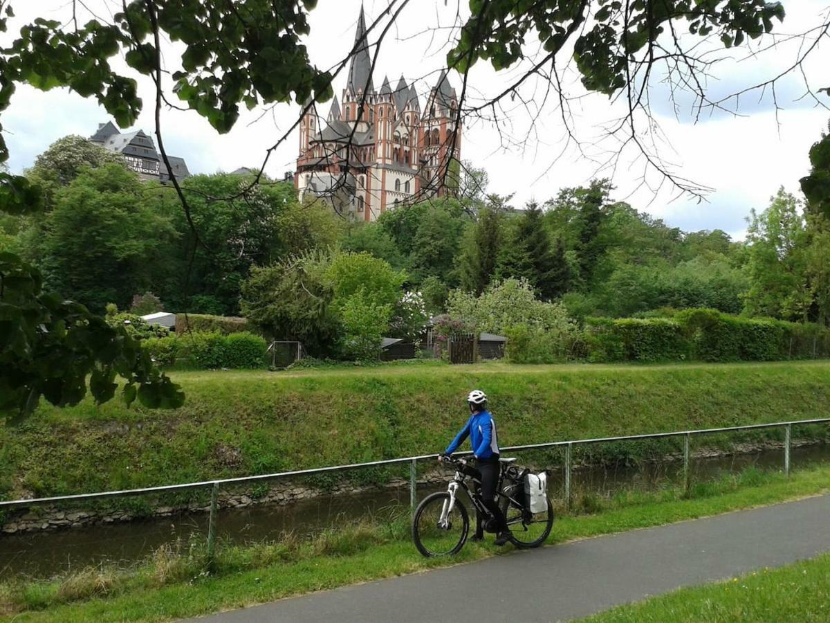 Ferienwohnung Ausblick Asslar Exterior foto